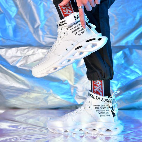 men casual sports shoes 2020 high black white basketball culture shoes retro fashion leisure youth street quality zapatos
men casual sports shoes 2020 high black white basketball culture shoes retro fashion leisure youth street quality zapatos
