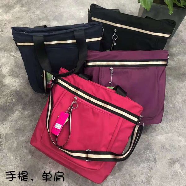 short-distance travel bag portable large-capacity luggage bag women's shoulder messenger
short-distance travel bag portable large-capacity luggage bag women's shoulder messenger