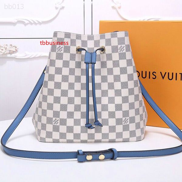 2020 new bucket bag simple and elegant female handbag large capacity shoulder messenger bag factory direct sales size 26x22x27cm
2020 new bucket bag simple and elegant female handbag large capacity shoulder messenger bag factory direct sales size 26x22x27cm