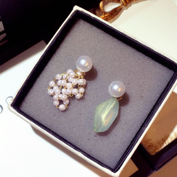 new ins fashion designer luxury multi pearls pendant dangle chandelier stud earrings for woman girls s925 silver pin
new ins fashion designer luxury multi pearls pendant dangle chandelier stud earrings for woman girls s925 silver pin