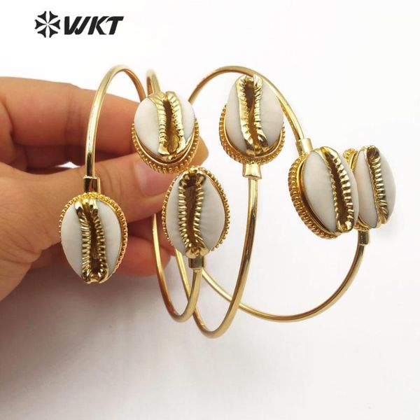 

wt-b504 natural cowrie shell bracelet double gold trim shell bangle gold electroplated wristband fashion woman bracelet, Black