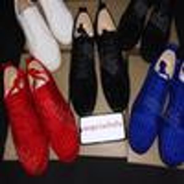 new2020 designer sneakers bottom is red shoe low cut suede spike shoes for men and women luxury shoes party wedding crystal leat, Black
new2020 designer sneakers bottom is red shoe low cut suede spike shoes for men and women luxury shoes party wedding crystal leat, Black