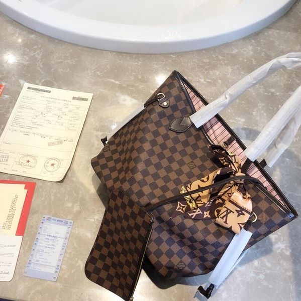 ladies fashion shopping bag horizontal bag classic style handbag with silk scarf hardware accessories simple casual size :ag32*28 cm
ladies fashion shopping bag horizontal bag classic style handbag with silk scarf hardware accessories simple casual size :ag32*28 cm
