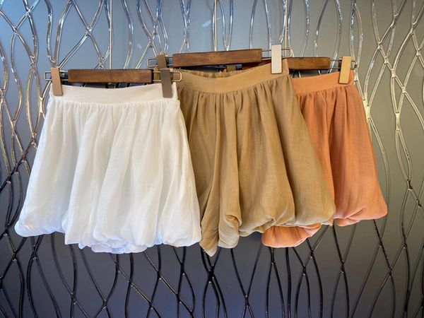 2020 spring and summer new women's elastic waist solid color decoration a word pendulum all-match shorts casual 604, White;black 
2020 spring and summer new women's elastic waist solid color decoration a word pendulum all-match shorts casual 604, White;black