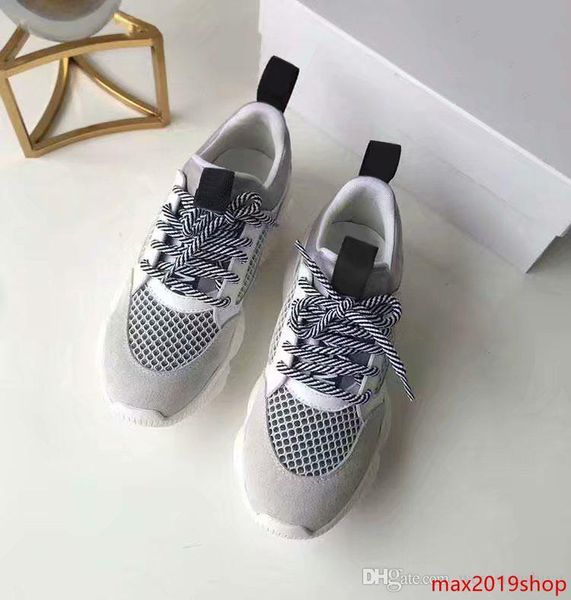 высокое качество кроссовок sneaker легкие подошвы lace-up мужчины женщины моды диких обувь размер 35-40 открытый оригинальная упаковка
высокое качество кроссовок sneaker легкие подошвы lace-up мужчины женщины моды диких обувь размер 35-40 открытый оригинальная упаковка