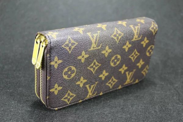 new men's and women's hand wallet double zipper banknotes folder card wallets clutch bag traver purse no box 4 color, Red;black
new men's and women's hand wallet double zipper banknotes folder card wallets clutch bag traver purse no box 4 color, Red;black
