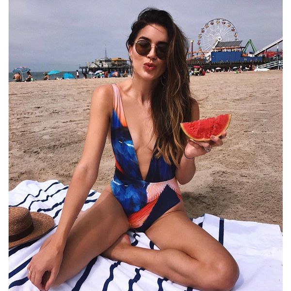 sexy глубокий v one piece купальники printed backless купальники абстрактный шаблон монокини купальники майо de bain bodysuit, White;black
sexy глубокий v one piece купальники printed backless купальники абстрактный шаблон монокини купальники майо de bain bodysuit, White;black