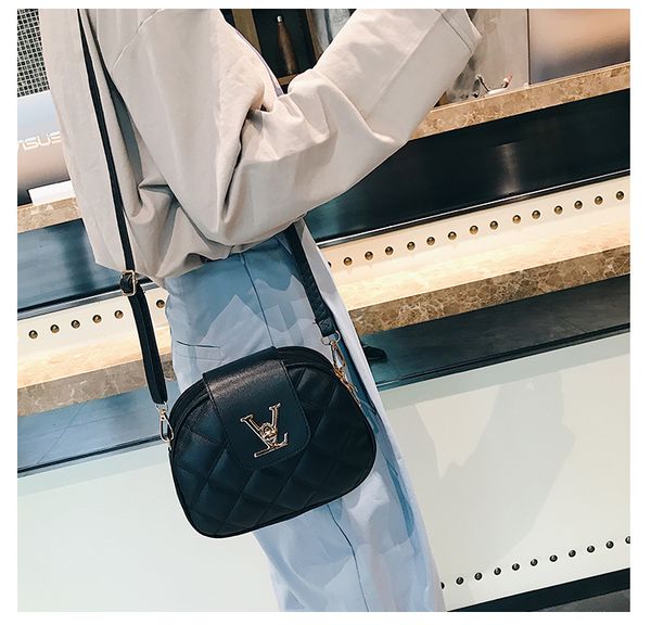 fashion womens mini designer shoulder bags new plain female handbags versatile women bags cross body bag
fashion womens mini designer shoulder bags new plain female handbags versatile women bags cross body bag