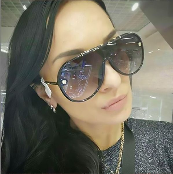 2019 new designer fashion gradient sunglasses women luxury big frame shades men pilot sun glasses retro outdoor driving glasses, White;black
2019 new designer fashion gradient sunglasses women luxury big frame shades men pilot sun glasses retro outdoor driving glasses, White;black