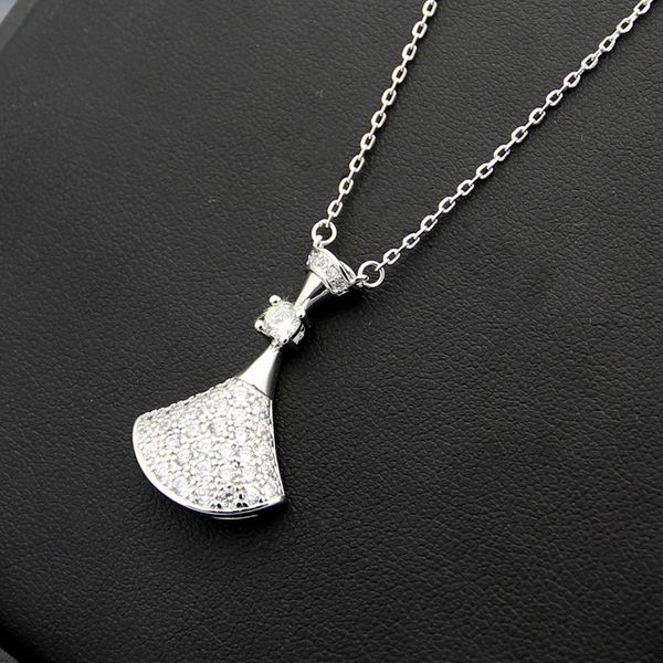 luxury fashion new brand designer for women necklace b letter full drill skirt pendant necklace love valentine's day gift jewelry whole, Silver
luxury fashion new brand designer for women necklace b letter full drill skirt pendant necklace love valentine's day gift jewelry whole, Silver