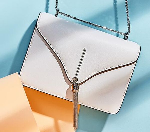 leather bag women's new 2020 fashion summer new style leather cross-body popular wild shoulder small square bag
leather bag women's new 2020 fashion summer new style leather cross-body popular wild shoulder small square bag