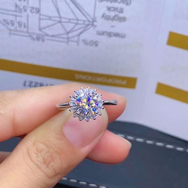 2020 new crackling moissanite ring for women jewelry engagement ring for wedding 925 silver birthday gift, Golden;silver
2020 new crackling moissanite ring for women jewelry engagement ring for wedding 925 silver birthday gift, Golden;silver