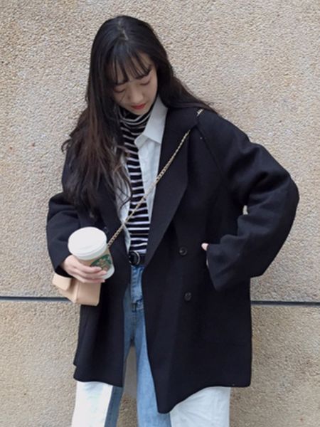 korean version of the long woolen female autumn and winter 2019 new women 's temperament suit black woolen coat
korean version of the long woolen female autumn and winter 2019 new women 's temperament suit black woolen coat