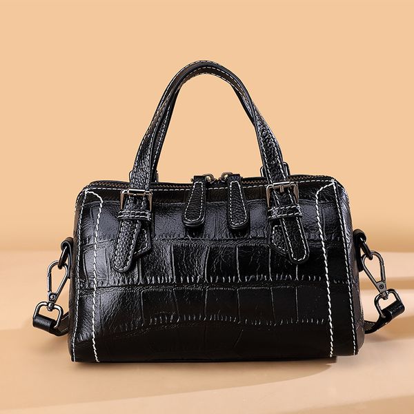 hugwiser leather women one-shouldered bag fashion casual strappy handbag large crocodile print shopping date striking
hugwiser leather women one-shouldered bag fashion casual strappy handbag large crocodile print shopping date striking