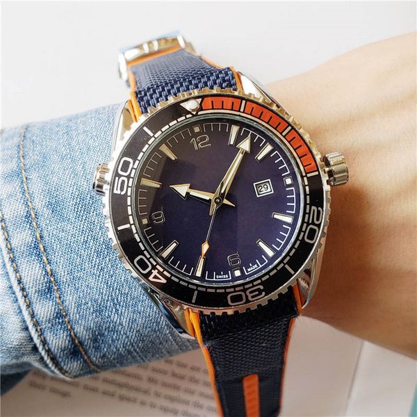 2020 women men fashion luxe wristwatches silicone strap stainless steel black high-end men male casual sports watches 04, Slivery;brown
2020 women men fashion luxe wristwatches silicone strap stainless steel black high-end men male casual sports watches 04, Slivery;brown