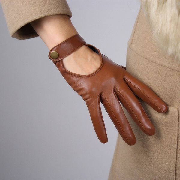 women' touch screen leather gloves sheepskin locomotive showing the back of the hand brown short dark button silky nylon lining, Blue;gray
women' touch screen leather gloves sheepskin locomotive showing the back of the hand brown short dark button silky nylon lining, Blue;gray