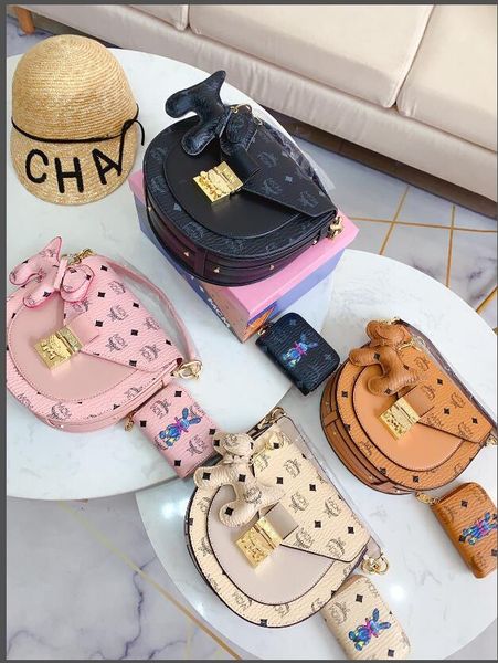 new 2020 classic ladies exquisite small bag cute wild ladies semicircle bag backpack shoulder bags messenger bag backpack wallet handbag
new 2020 classic ladies exquisite small bag cute wild ladies semicircle bag backpack shoulder bags messenger bag backpack wallet handbag