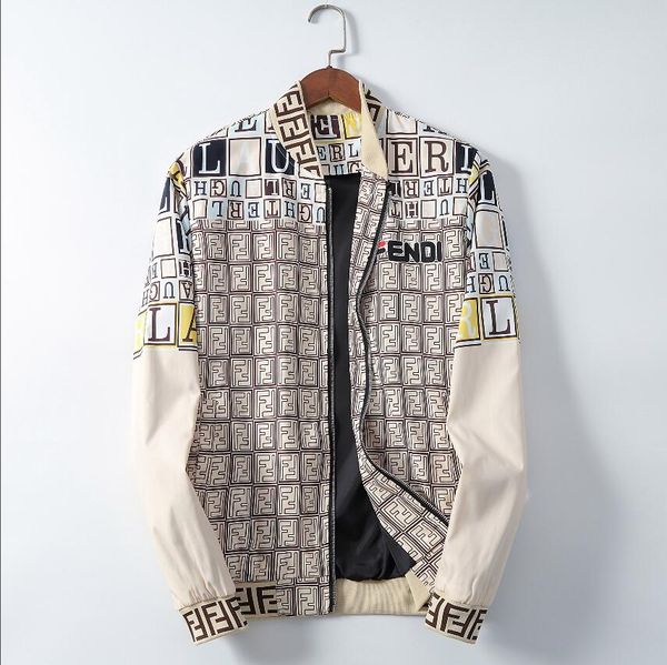 Италия Новое прибытие Mens конструктора Jacket млрд FENDI тренчкот Streetwear Mens конструктора печати моды пальто размер M-3XL
Италия Новое прибытие Mens конструктора Jacket млрд FENDI тренчкот Streetwear Mens конструктора печати моды пальто размер M-3XL