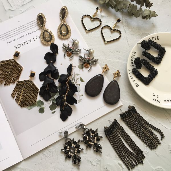 ztech crystal resins flower pendant earrings 2019 ladies exaggerated fashion black tassel charm earrings wedding friend gift, Silver
ztech crystal resins flower pendant earrings 2019 ladies exaggerated fashion black tassel charm earrings wedding friend gift, Silver