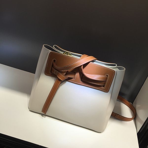 new 2020 genuine leather panelled tote bag casual large capacity shoulder messenger bag shoulder messenger bags
new 2020 genuine leather panelled tote bag casual large capacity shoulder messenger bag shoulder messenger bags