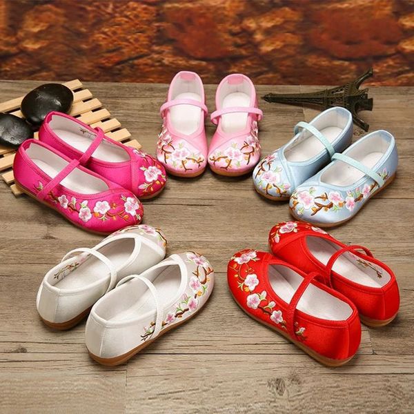 hanfu girls embroidered shoes old beijing handmade cloth folk style costume students dance embroidery children walking shoes, Black
hanfu girls embroidered shoes old beijing handmade cloth folk style costume students dance embroidery children walking shoes, Black