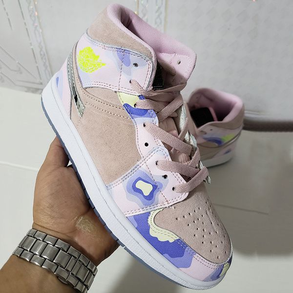 1 mid wmns se p her spective jumpman 1s basketball shoes women candy mandarin duck digital pink bhm designer sneakers sport trainers 36-40
1 mid wmns se p her spective jumpman 1s basketball shoes women candy mandarin duck digital pink bhm designer sneakers sport trainers 36-40