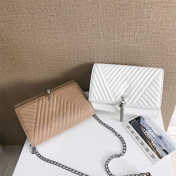 2020 genuine black embossed leather women's handbag shoulder bags crossbody bags messenger bag
2020 genuine black embossed leather women's handbag shoulder bags crossbody bags messenger bag