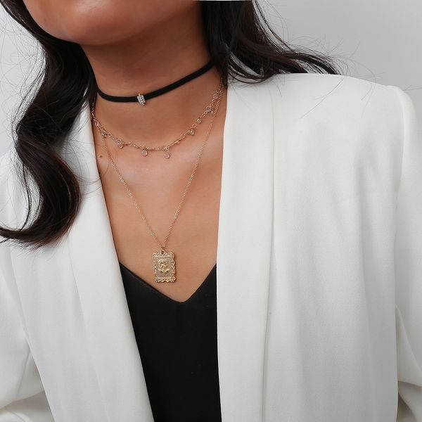 2019 new multi-layer leather crystal choker necklaces for women boho rose flower pendant necklace party girl gift, Silver
2019 new multi-layer leather crystal choker necklaces for women boho rose flower pendant necklace party girl gift, Silver