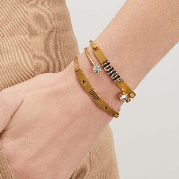 Popular fa hion brand three bracelet for lady de ign women party wedding lover gift luxury jewelry for bride with box
Popular fa hion brand three bracelet for lady de ign women party wedding lover gift luxury jewelry for bride with box
