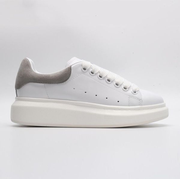 new arrival black white red luxury fashion designer women shoes gold low cut leather flat designers brand men womens casual sneakers v2
new arrival black white red luxury fashion designer women shoes gold low cut leather flat designers brand men womens casual sneakers v2
