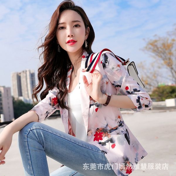 colored suit jacket women's temperament 2019 new korean fashion printed short suit middle sleeve jacket, White;black
colored suit jacket women's temperament 2019 new korean fashion printed short suit middle sleeve jacket, White;black