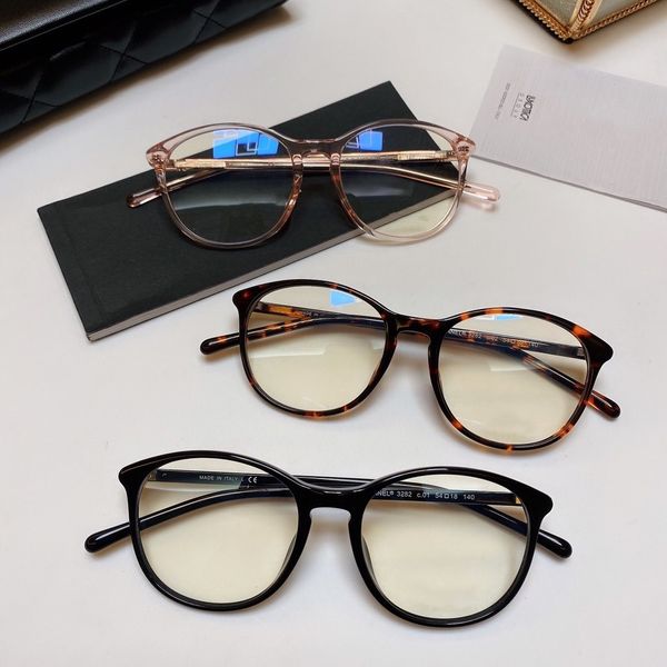 new fashion women's eyeglass frames full-frame sun frames 3282 size 54-18-140, Black
new fashion women's eyeglass frames full-frame sun frames 3282 size 54-18-140, Black