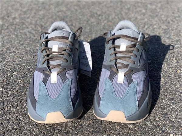 authentic 700 carbon blue wave runner kanye west running shoes man woman magnet tephra vanta utility black sneakers with box, White;red
authentic 700 carbon blue wave runner kanye west running shoes man woman magnet tephra vanta utility black sneakers with box, White;red