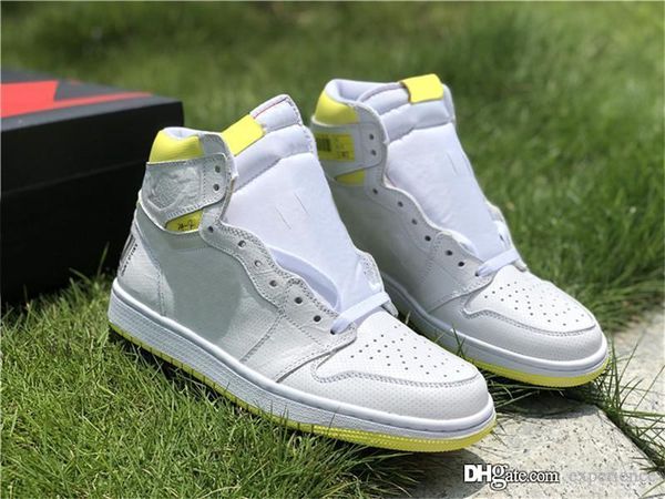 2019 new air authentic 1 high og first class flight retro white dynamic yellow 1s black 555088-170 men basketball shoes sneakers with box
2019 new air authentic 1 high og first class flight retro white dynamic yellow 1s black 555088-170 men basketball shoes sneakers with box