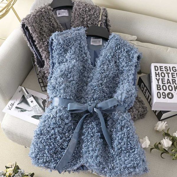 new winter fur sleeveless waist lace vest fashion waistcoat lambs wool cardigan jacket tide one, Black;white
new winter fur sleeveless waist lace vest fashion waistcoat lambs wool cardigan jacket tide one, Black;white