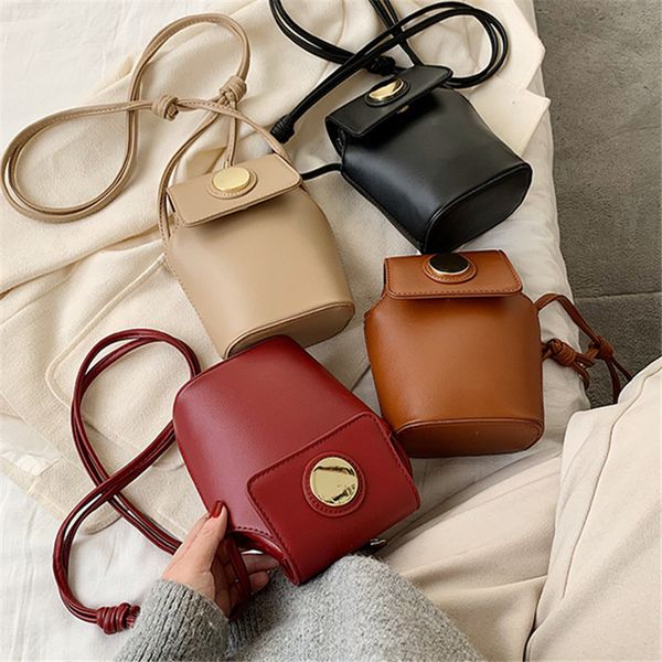original design texture girl's small bag women's bag 2020 new leisure one shoulder messenger retro bucket
original design texture girl's small bag women's bag 2020 new leisure one shoulder messenger retro bucket