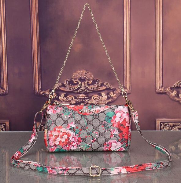 Новая женская сумка на молнии, клатч, цепочка, плечо, рука, мода, макияж, маленькая
Новая женская сумка на молнии, клатч, цепочка, плечо, рука, мода, макияж, маленькая