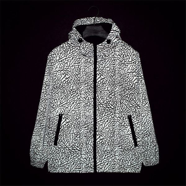 e-baihui 2020 new men's burst reflective slim windbreaker jacket casual men's luminous sports night run reflective jacket f140, Black;brown
e-baihui 2020 new men's burst reflective slim windbreaker jacket casual men's luminous sports night run reflective jacket f140, Black;brown