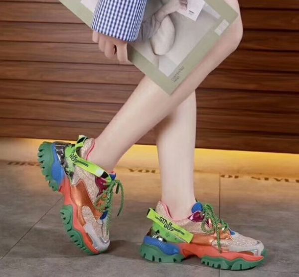 париж 17fw triple-s женщины walking обуви люкс папа обувь chaussures femme тройной s fw дизайнерские кроссовки для женщин vintage старый дед, Black
париж 17fw triple-s женщины walking обуви люкс папа обувь chaussures femme тройной s fw дизайнерские кроссовки для женщин vintage старый дед, Black