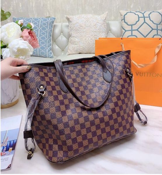 printed shopping bag, with small hanging bag accessories, super soft super comfortable handle, size: 32 cm
printed shopping bag, with small hanging bag accessories, super soft super comfortable handle, size: 32 cm