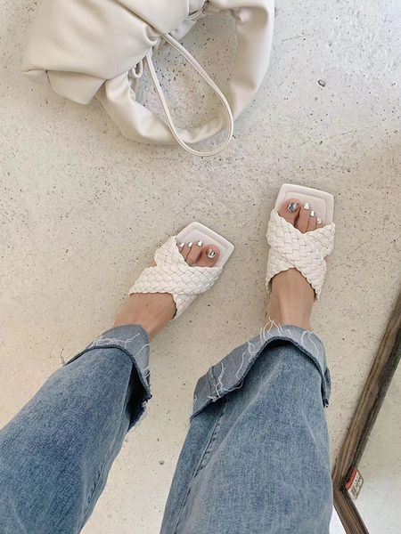 2020 selling young women's summer fashion simple square head cross-compiled with flat sandals and female flat heel outdoor slippers, Black
2020 selling young women's summer fashion simple square head cross-compiled with flat sandals and female flat heel outdoor slippers, Black