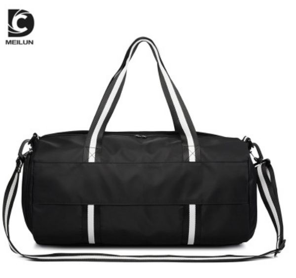 new men's dry and wet separation sports bag large capacity travel bag light leisure handbag easy to carry travel
new men's dry and wet separation sports bag large capacity travel bag light leisure handbag easy to carry travel