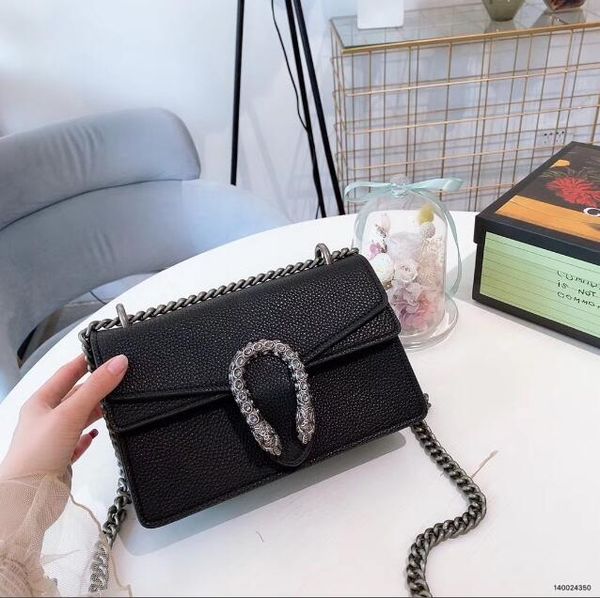 fashion temperament new chain bacchus bag messenger bag mini tiger head bag size 23-14 color black white green red
fashion temperament new chain bacchus bag messenger bag mini tiger head bag size 23-14 color black white green red