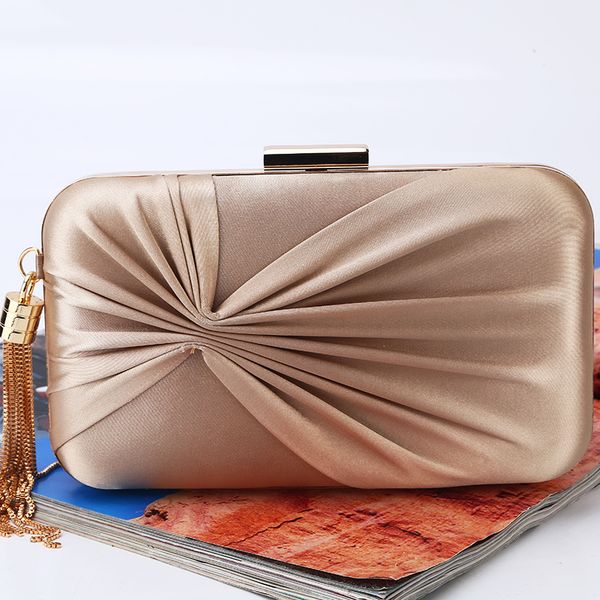 wholesale factory direct brand new handmade roomy evening bag tassel clutch with satin for wedding/banquet/party/porm
wholesale factory direct brand new handmade roomy evening bag tassel clutch with satin for wedding/banquet/party/porm