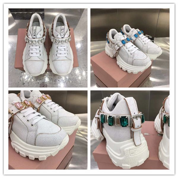 the 19-year runway model has thicker feet but super comfortable feet in four colors352, Black
the 19-year runway model has thicker feet but super comfortable feet in four colors352, Black