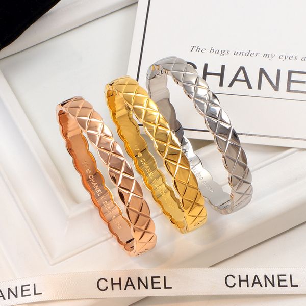 ccb4 fashion bangle official website new arrival stainless steel for women birthday have logo c logo prismatic cutting, Gray
ccb4 fashion bangle official website new arrival stainless steel for women birthday have logo c logo prismatic cutting, Gray
