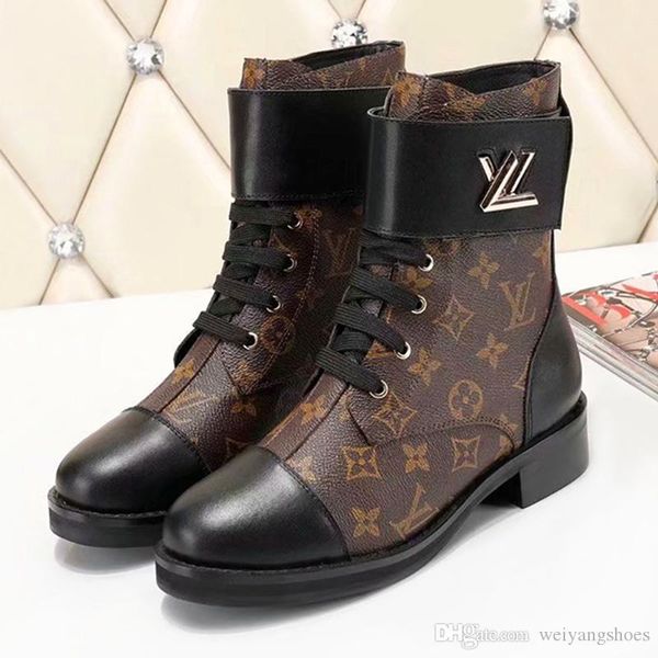 martin bootlouisvuitton 2019 trend wonderland ranger buckle boot lady glazed leather flat heel rubber outsole boots motocycle boots
martin bootlouisvuitton 2019 trend wonderland ranger buckle boot lady glazed leather flat heel rubber outsole boots motocycle boots