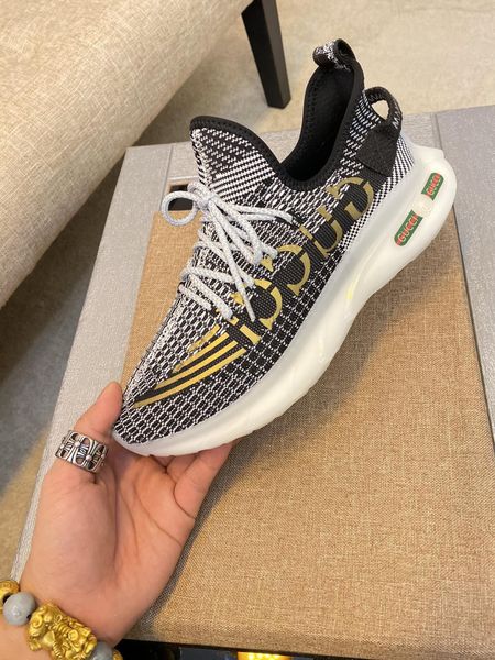 the latest brand men's shoes for 2020, ultrapace r sneakers, comfortable, breathable and smooth leather size 38-44a
the latest brand men's shoes for 2020, ultrapace r sneakers, comfortable, breathable and smooth leather size 38-44a