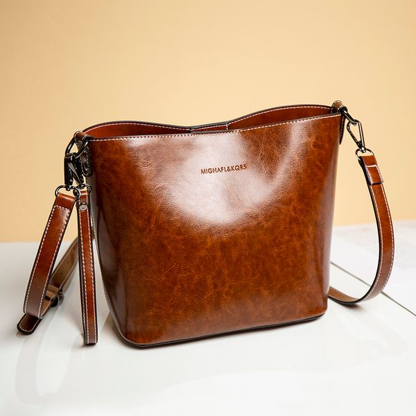 female shoulder bag new fashion simple waterproof scratch-proof bucket type female diagonal cross bundle
female shoulder bag new fashion simple waterproof scratch-proof bucket type female diagonal cross bundle