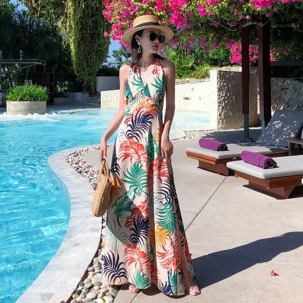 bohemian cutout backless printed dress summer 2020 new style fashion waist slimming casual seaside resort beach chiffon dress, Black;gray 
bohemian cutout backless printed dress summer 2020 new style fashion waist slimming casual seaside resort beach chiffon dress, Black;gray